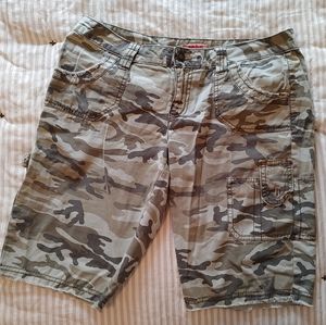 Distressed Camouflage Cargo Shorts Juniors 11
